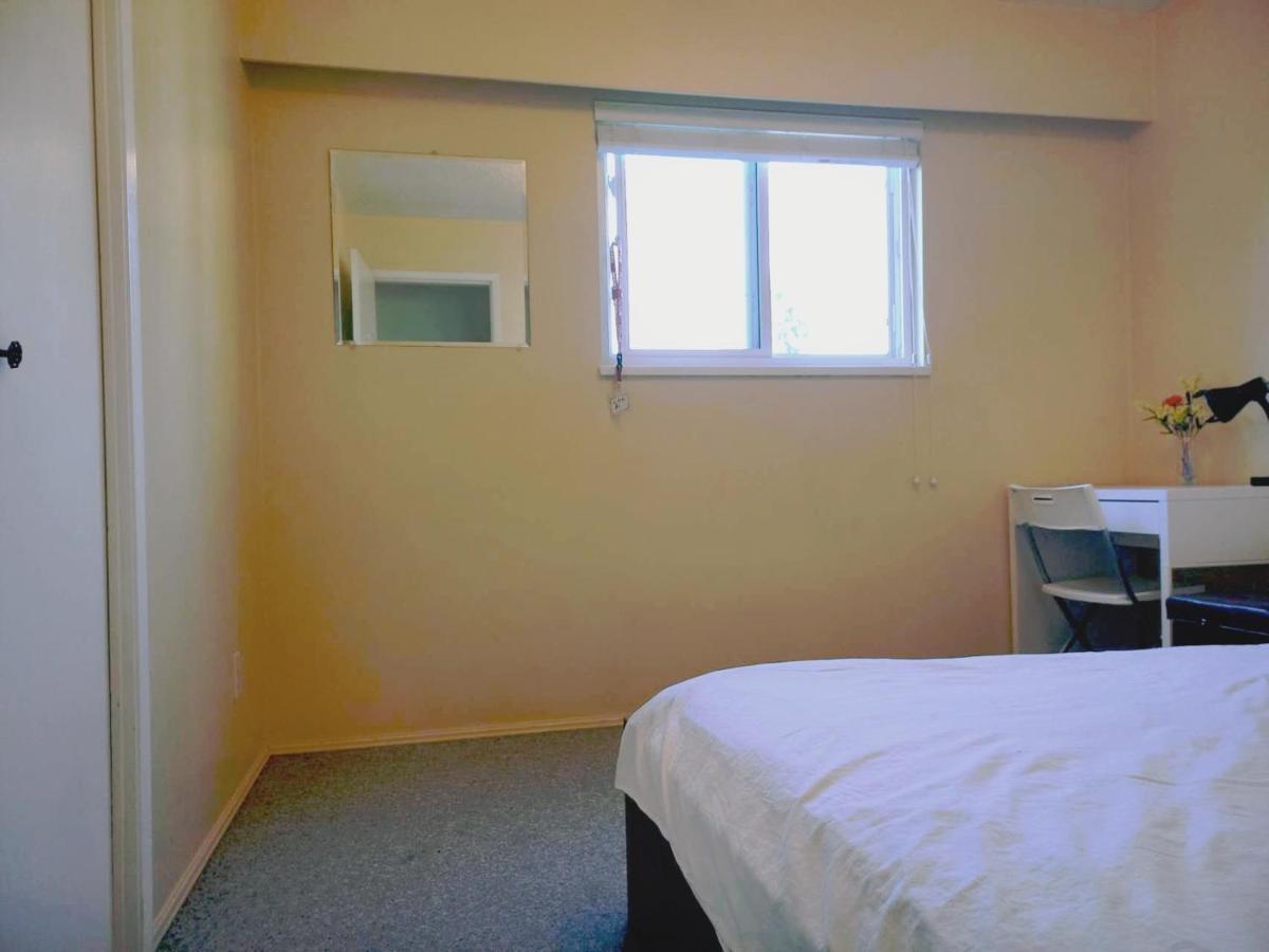 Private Room With Queen Bed In Richmond 202 Exterior foto